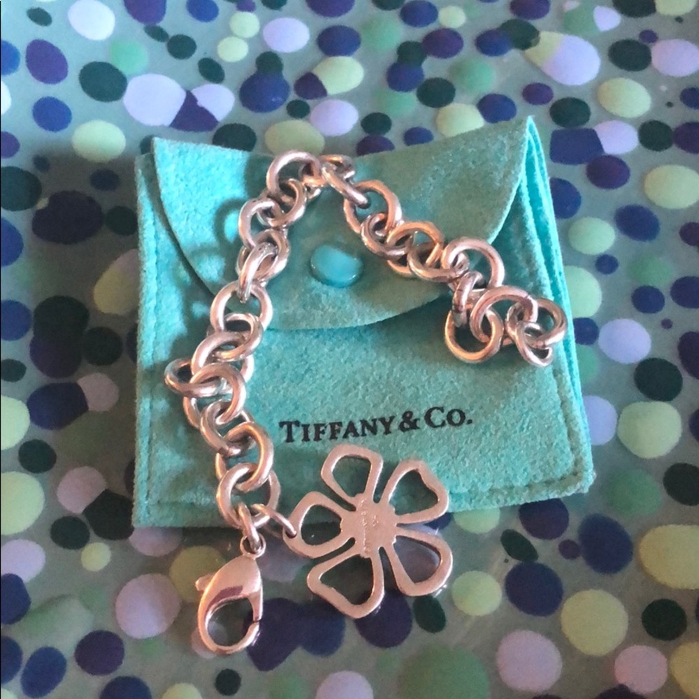 AUTHENTIC TIFFANY & CO OPEN FLOWER CHARM BRACELET!